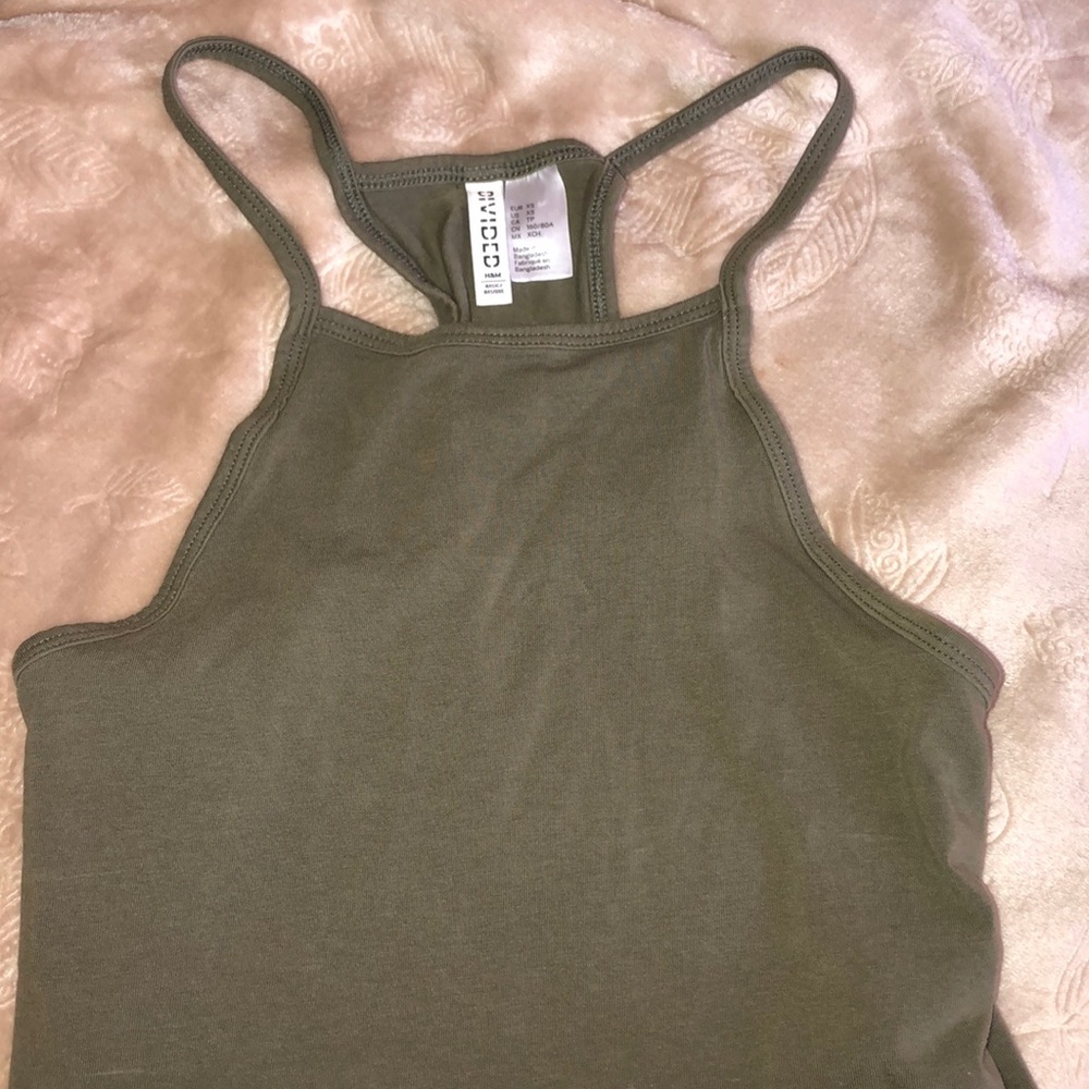 size XS. Green crop top from H&M